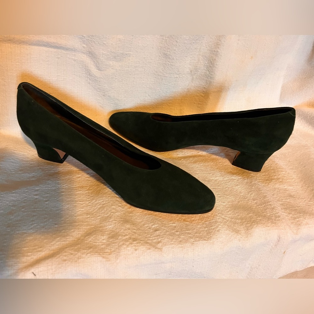 Vaneli hunter green never worn shoes